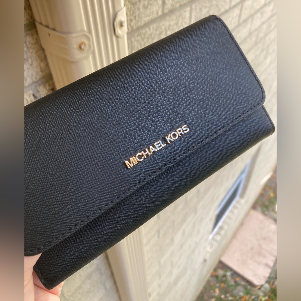 NEW Michael Kors Black Leather Trifold Wallet Snap Button Closure Gold Hardware - Picture 14 of 16